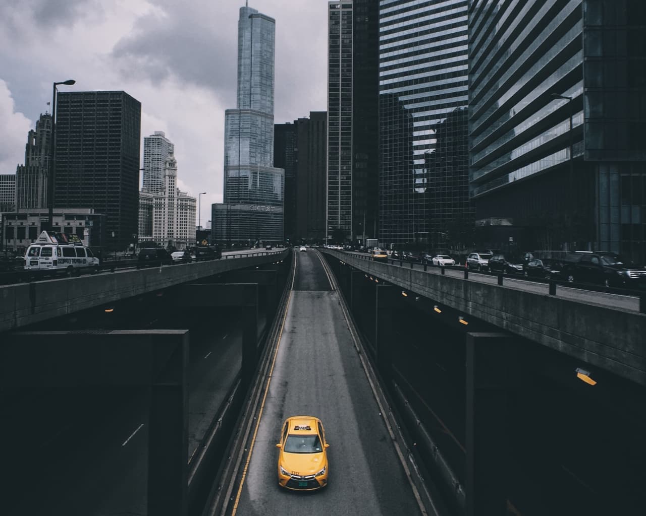 Vos applications et vos données doivent pouvoir se déplacer de manière transparente d'un environnement à un autre. Une approche d'intégration hybride - comme ce taxi - peut connecter des environnements très différents.